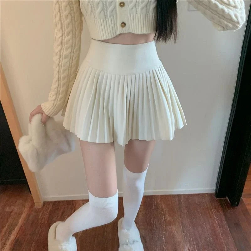 Two-Tone Tennis Mini Skirt – Vintage Pleated Look