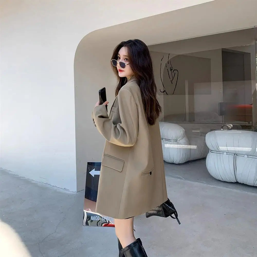 Split Color Blazer – Oversized Fit with Minimal Street Look