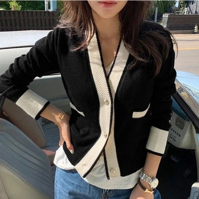 V-Neck Small Fit Knit Cardigan – Slim Short Jacket Outer