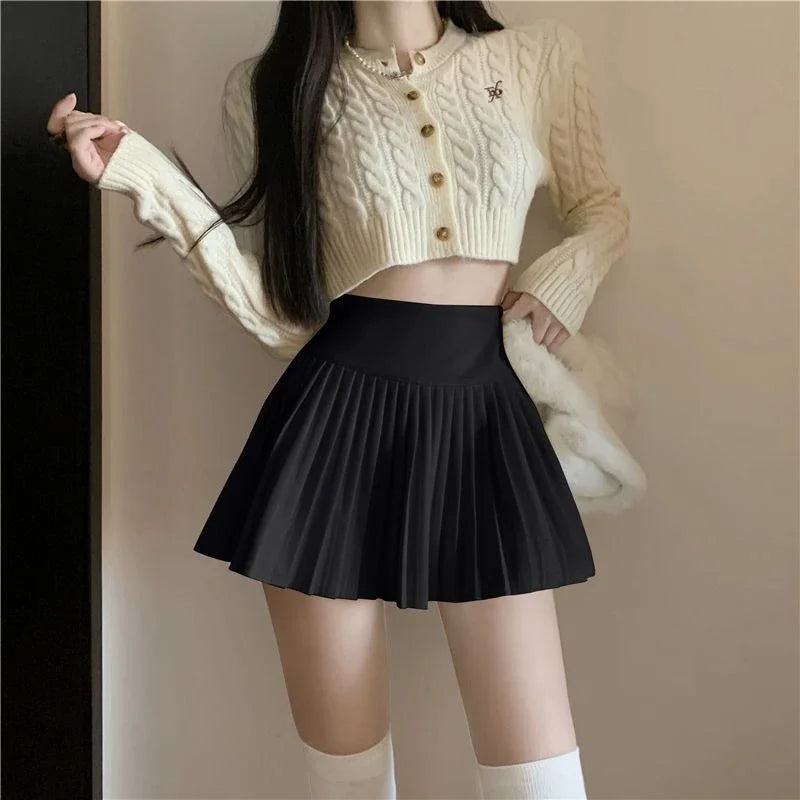 Two-Tone Tennis Mini Skirt – Vintage Pleated Look