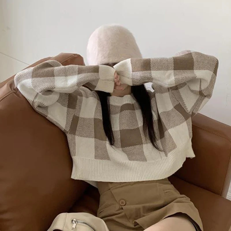 Gentle Knit Pullover – Plaid Contrast