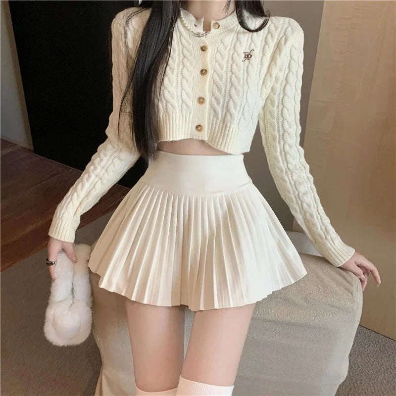 Two-Tone Tennis Mini Skirt – Vintage Pleated Look