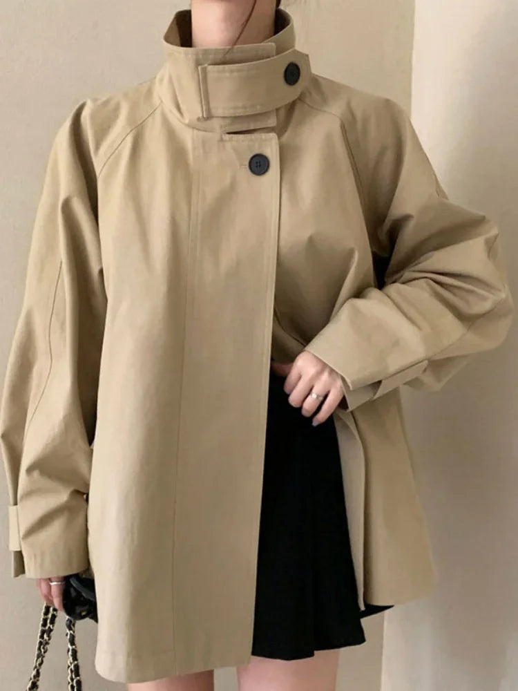 Loose Button Windbreaker – Casual Fit with Neutral Mood