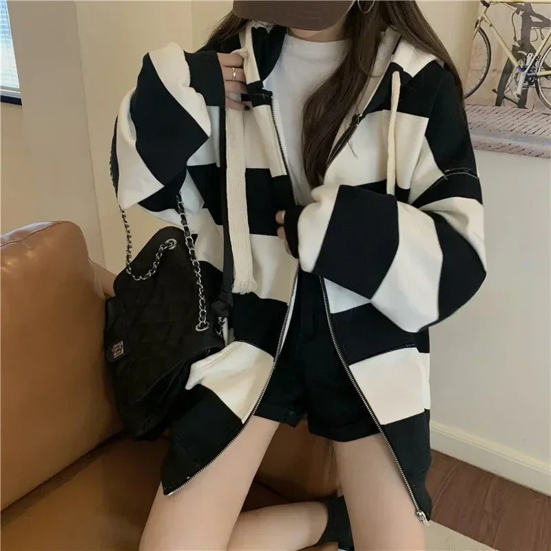 Striped Zip-Up Hoodie – Loose Fit Sweatshirt