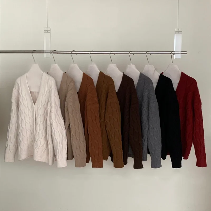 Twist Knit Cardigan – V-Neck Long Sleeve Basic Fit