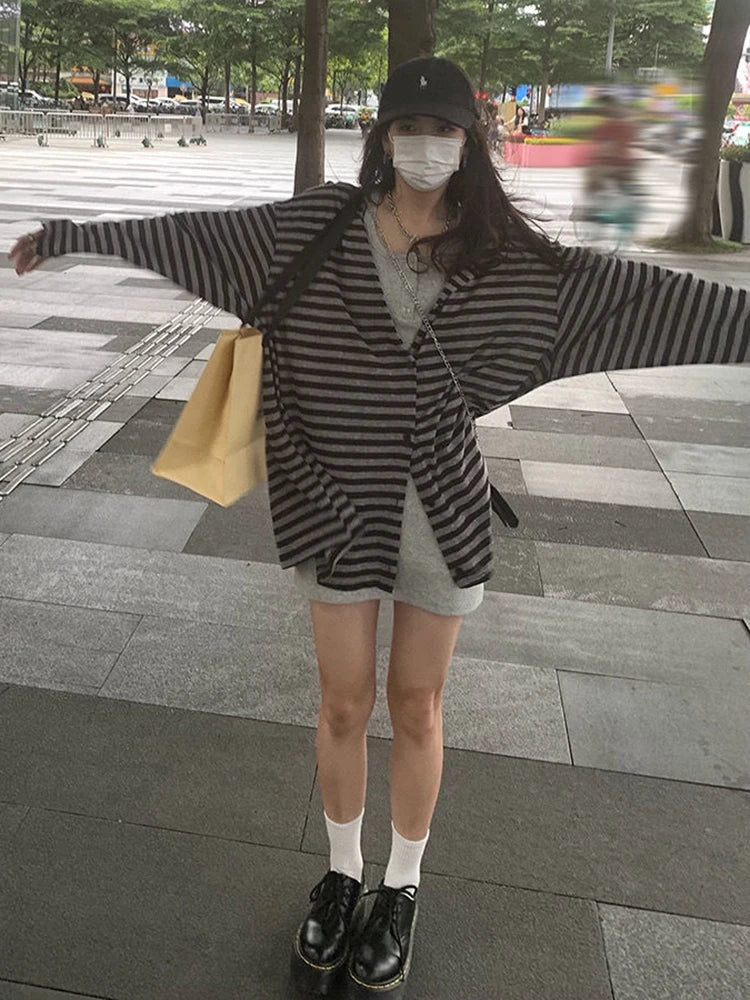 Gray Striped Knit Cardigan – Casual Long Sleeve Grunge Look