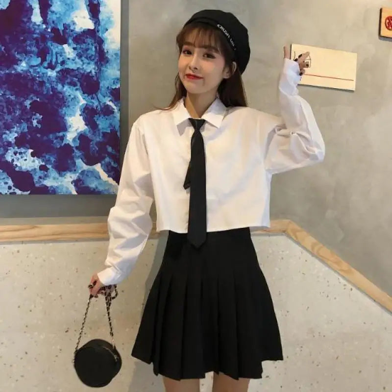 Cropped Short Sleeve Polo Blouse – Button-Up Basic