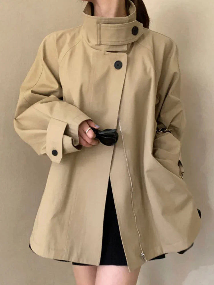 Loose Button Windbreaker – Casual Fit with Neutral Mood