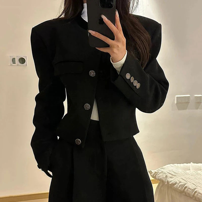 Black Cropped Blazer – Elegant Office Look