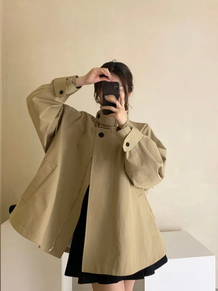 Loose Button Windbreaker – Casual Fit with Neutral Mood