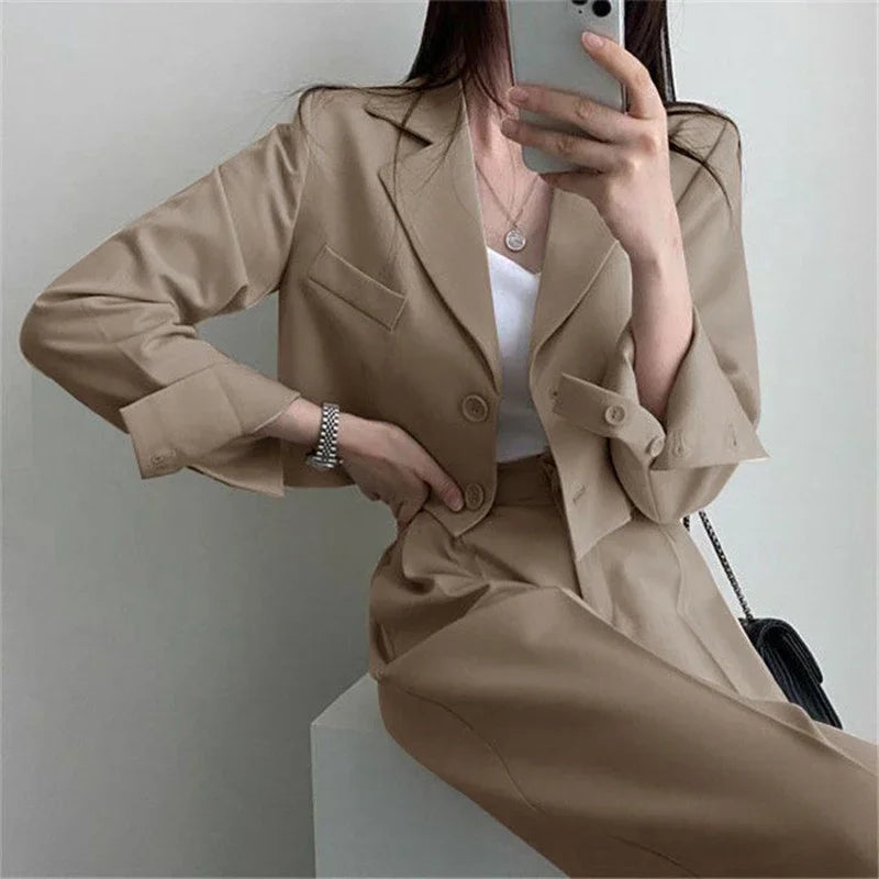 Cropped Office Blazer – Slim Single-Breasted Fit