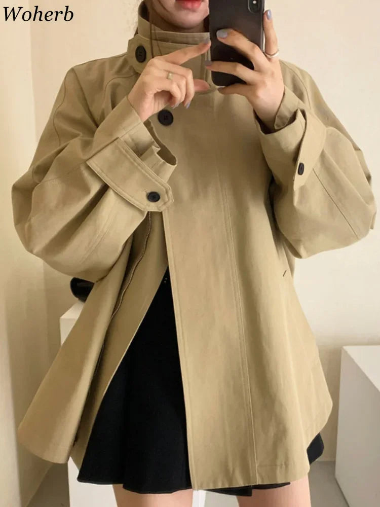 Loose Button Windbreaker – Casual Fit with Neutral Mood