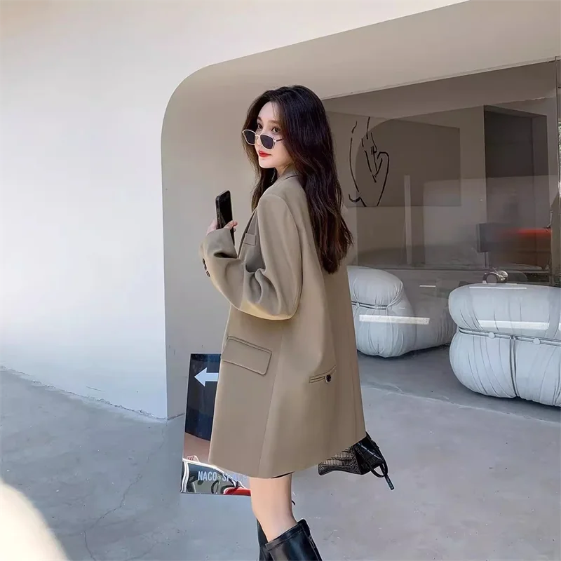 Split Color Blazer – Oversized Fit with Minimal Street Look