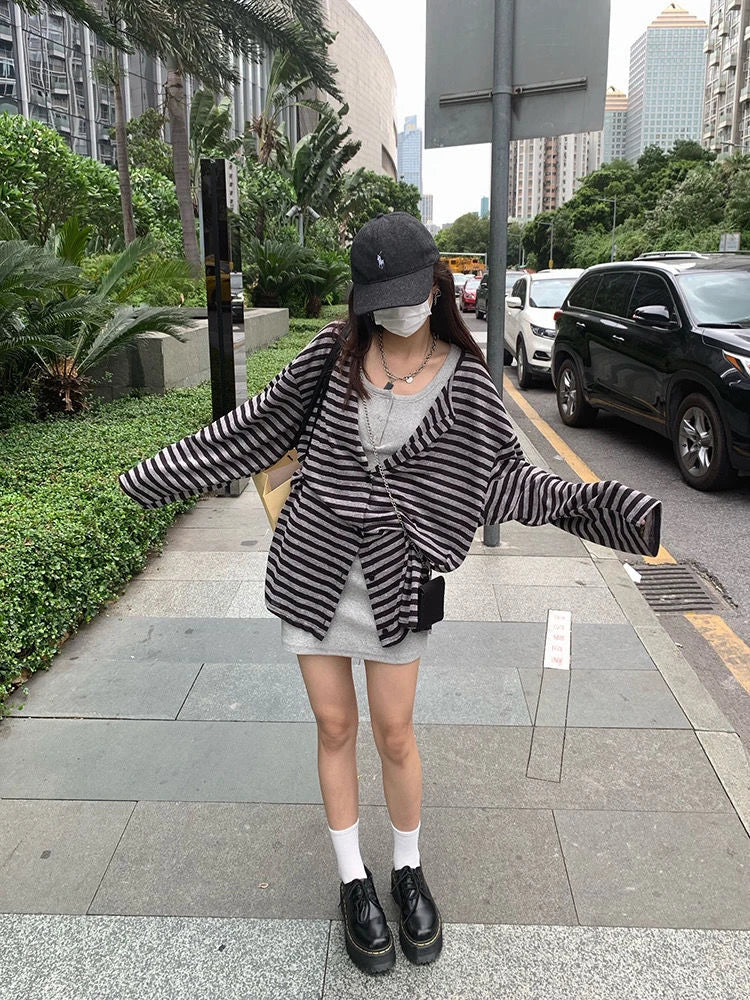 Gray Striped Knit Cardigan – Casual Long Sleeve Grunge Look