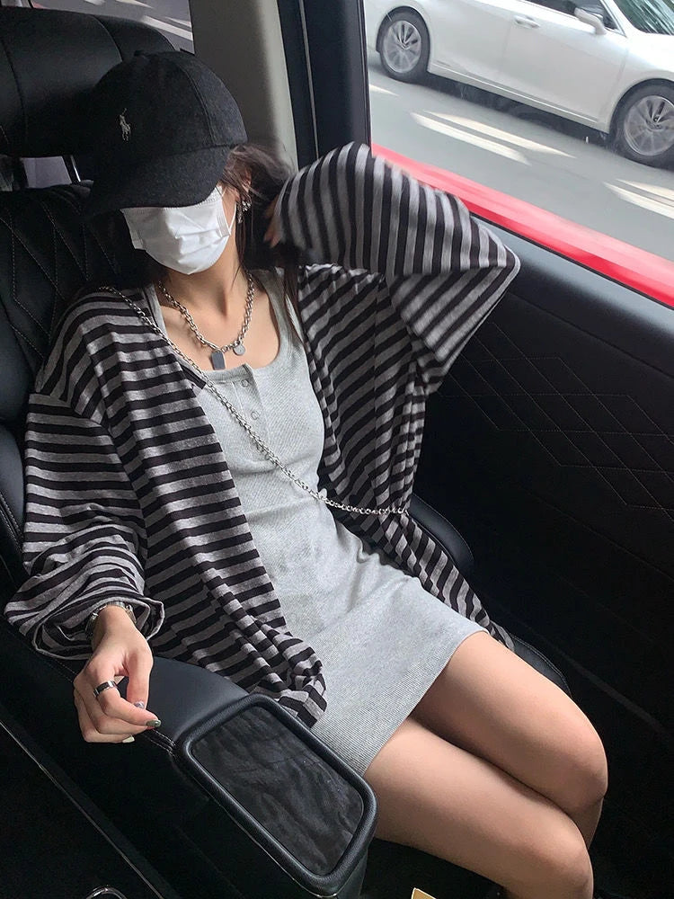 Gray Striped Knit Cardigan – Casual Long Sleeve Grunge Look