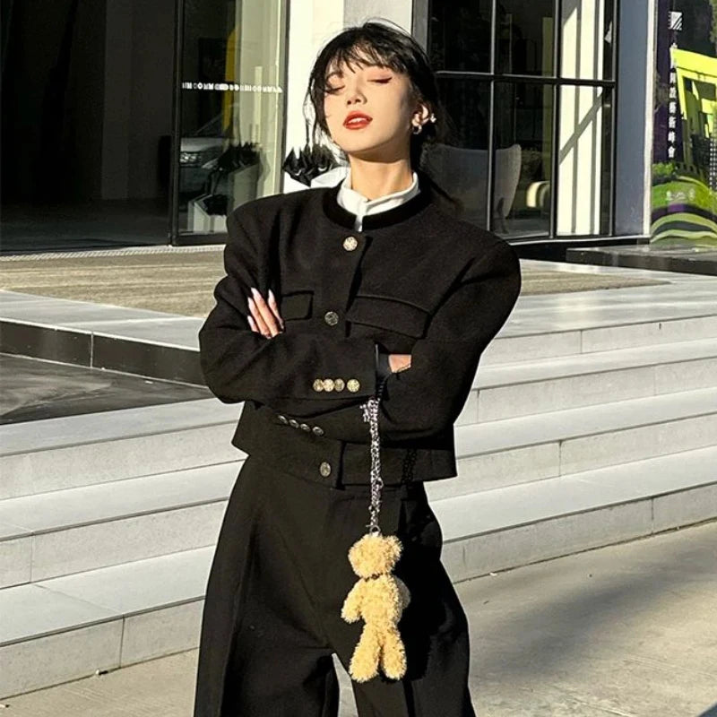 Black Cropped Blazer – Elegant Office Look