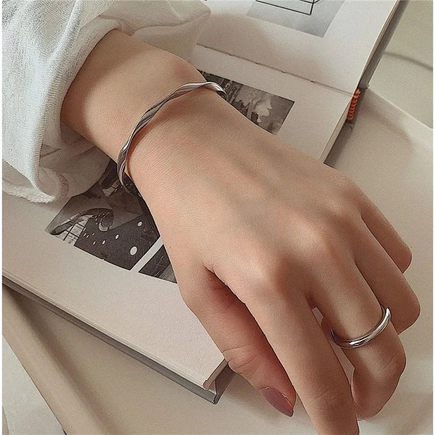 Mobius Smooth Cuff Open Bangles