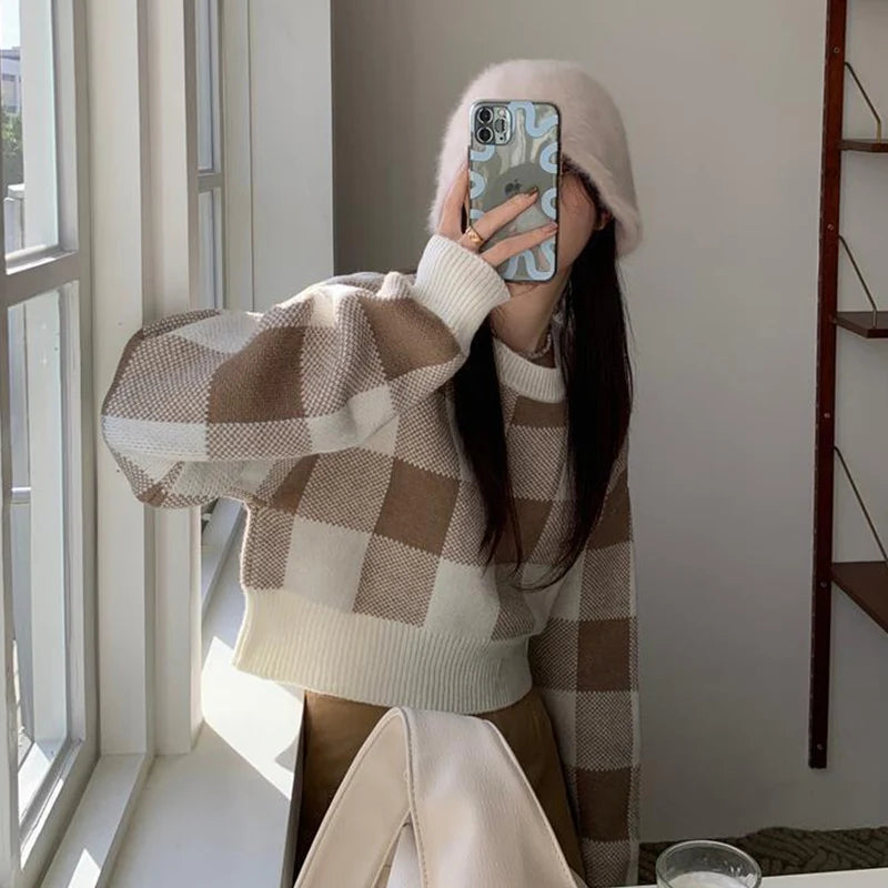Gentle Knit Pullover – Plaid Contrast