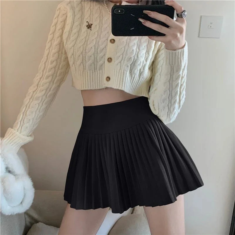 Two-Tone Tennis Mini Skirt – Vintage Pleated Look