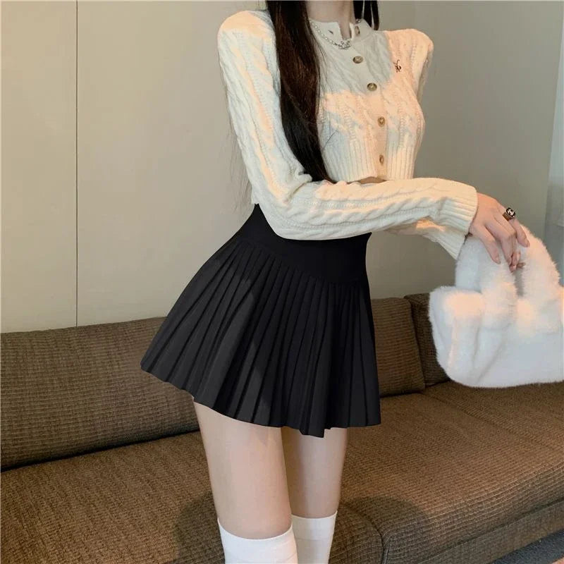 Two-Tone Tennis Mini Skirt – Vintage Pleated Look