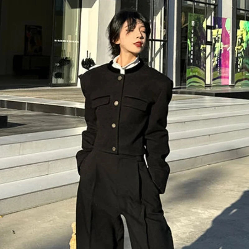 Black Cropped Blazer – Elegant Office Look