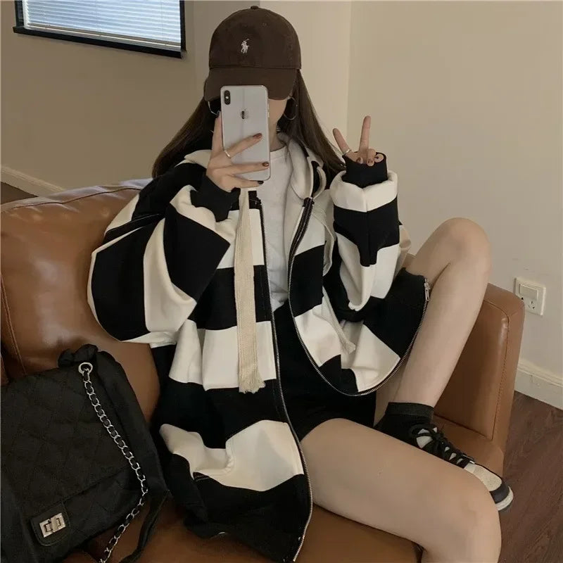 Striped Zip-Up Hoodie – Loose Fit Sweatshirt