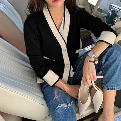V-Neck Small Fit Knit Cardigan – Slim Short Jacket Outer