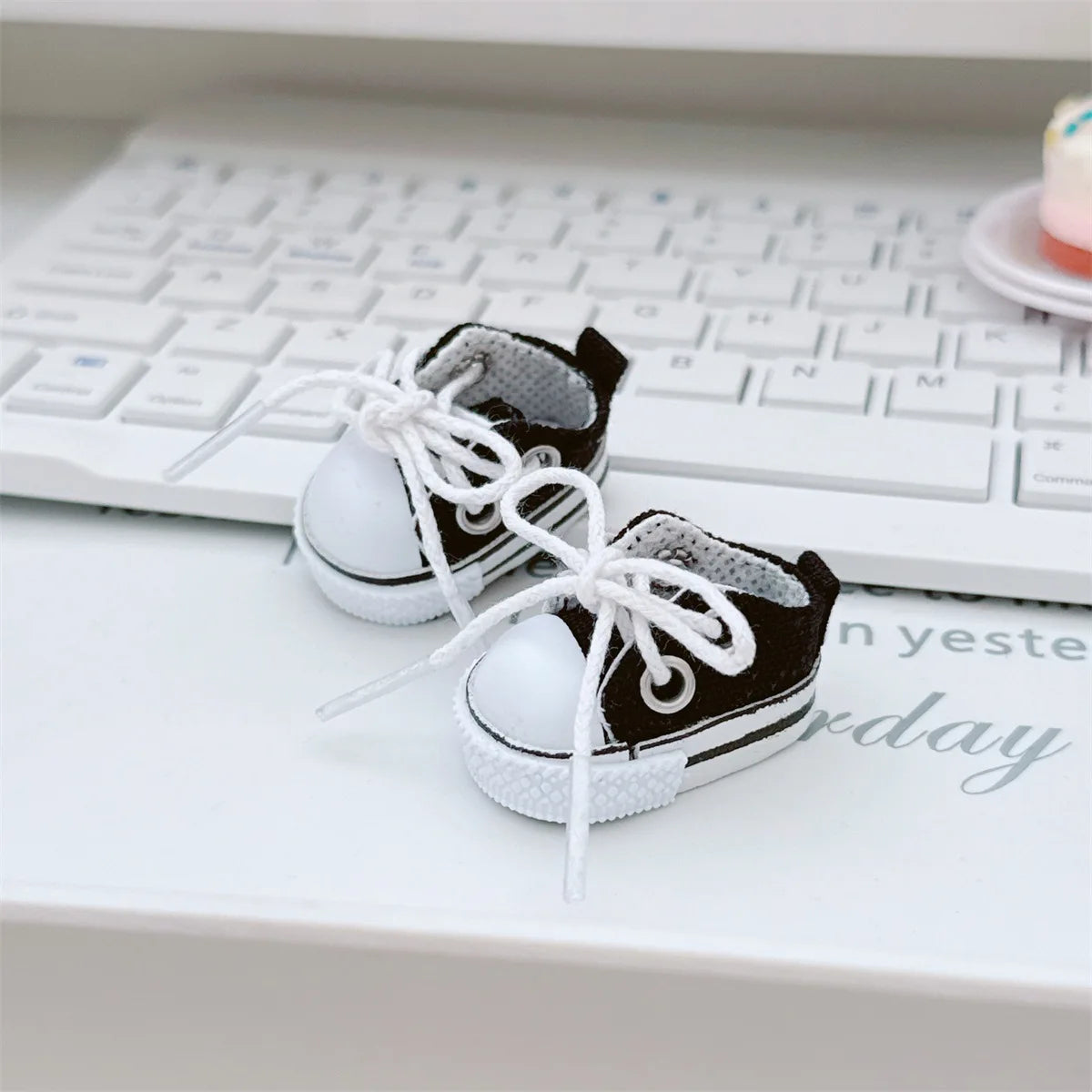 Labubu Doll Clothes (15/17cm) – Hoodie & Pants Set