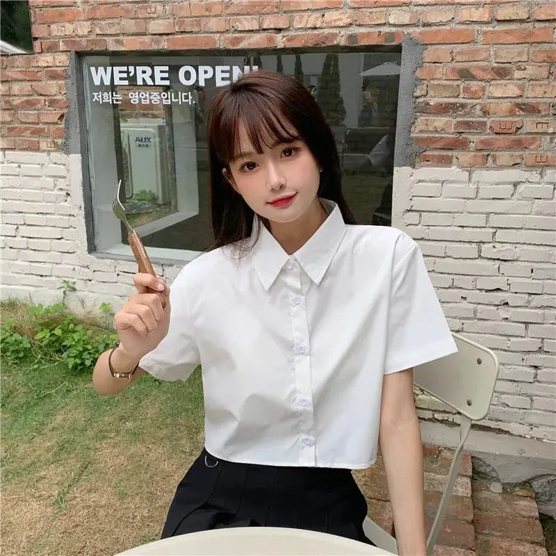 Cropped Short Sleeve Polo Blouse – Button-Up Basic